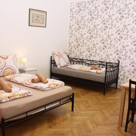 Central Prague Wenceslas Square Apartments المظهر الخارجي الصورة