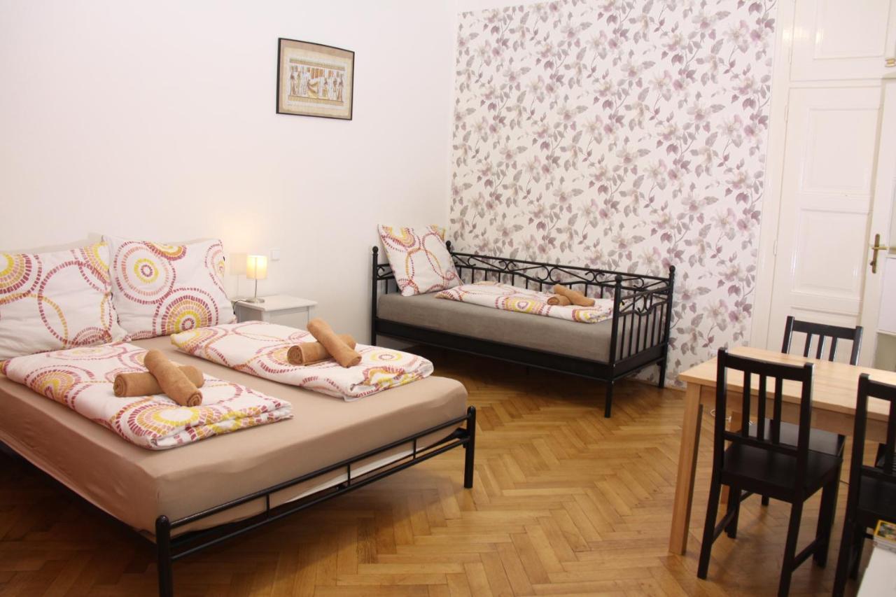Central Prague Wenceslas Square Apartments المظهر الخارجي الصورة