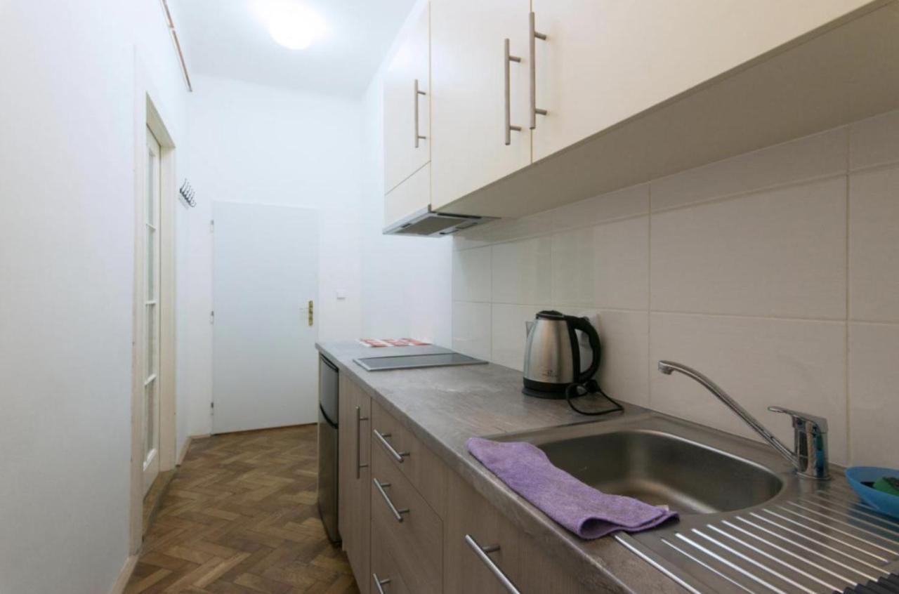 Central Prague Wenceslas Square Apartments المظهر الخارجي الصورة